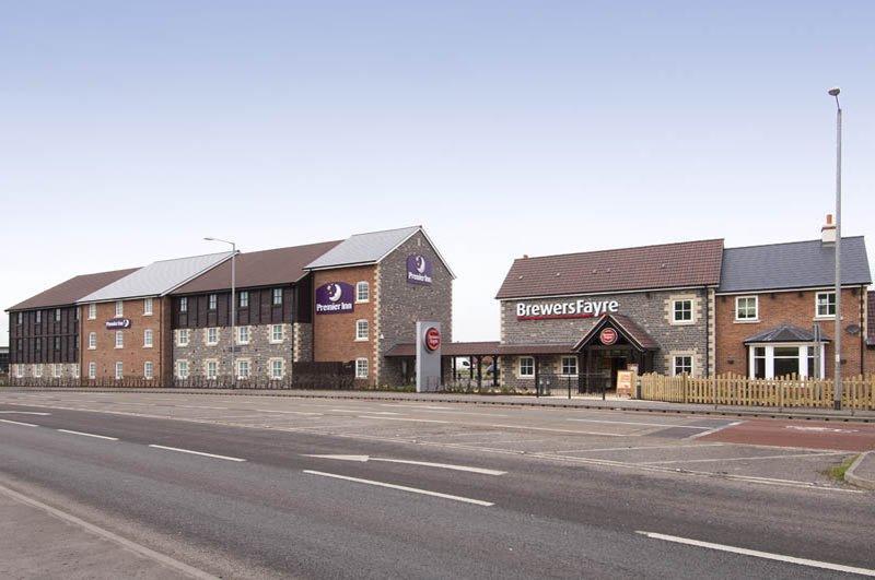Premier Inn Glastonbury Ngoại thất bức ảnh